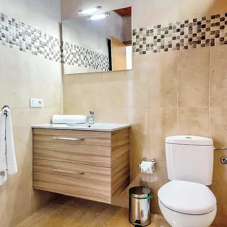 Villa Playa Blanca Sleeps 6 Air Con Wifi *